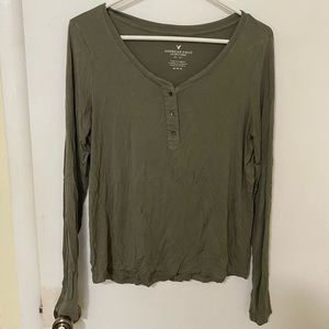 American Eagle Outfitters 1/4 Buttoned Long Sleeve Okive Green